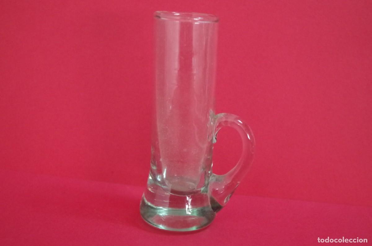 Antig&uuml;edades: VASO ESTRECHO CON ASA ANTIGUO - Foto 1