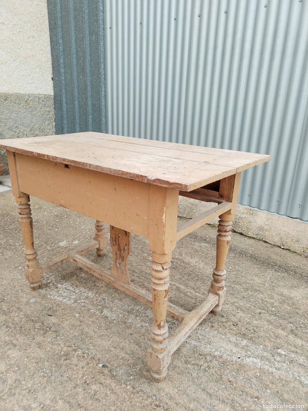 Antig&uuml;edades: mesa antigua repintada - Foto 3