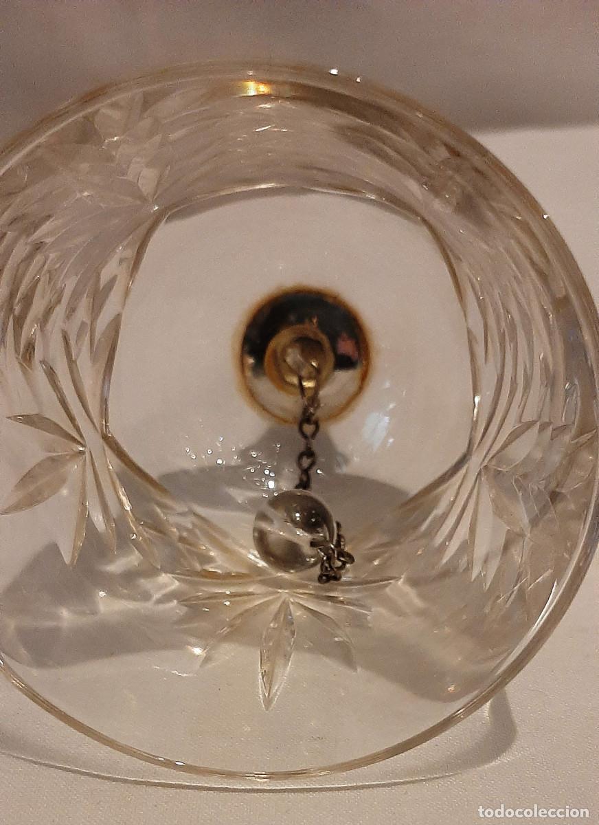 Antig&uuml;edades: Campana de cristal tallado con mango de bronce - Foto 6