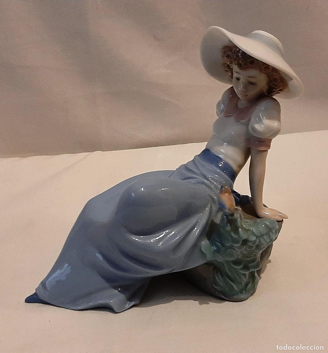 Antig&uuml;edades: Figura pastorcilla Nao Lladr&oacute; - Foto 1