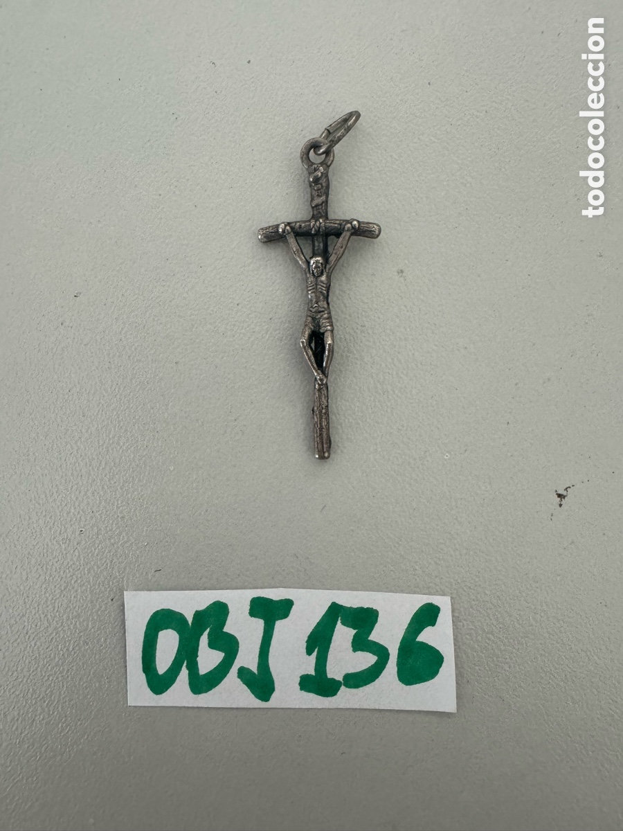 Antig&uuml;edades: Colgante de cruz de plata - Foto 1