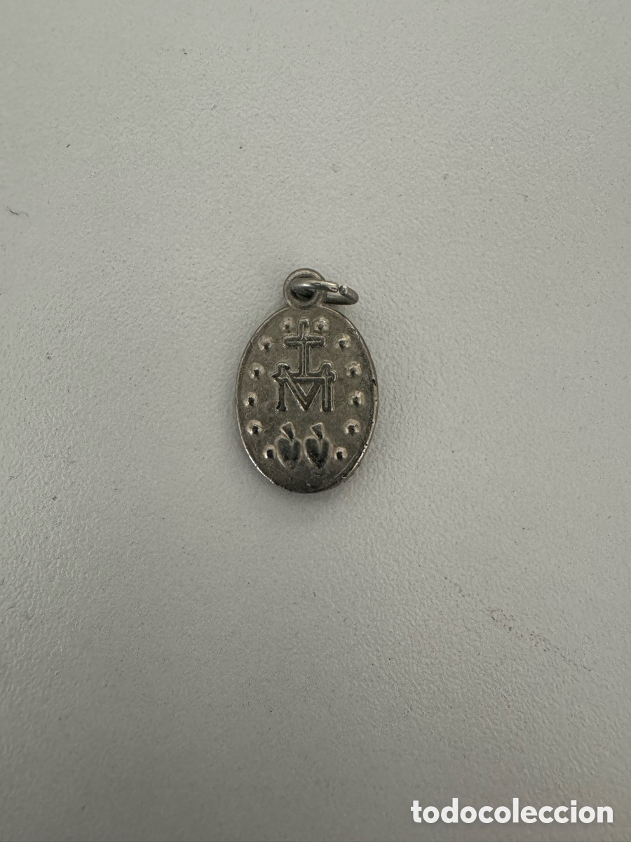 Antig&uuml;edades: Medalla plata virgen - Foto 2