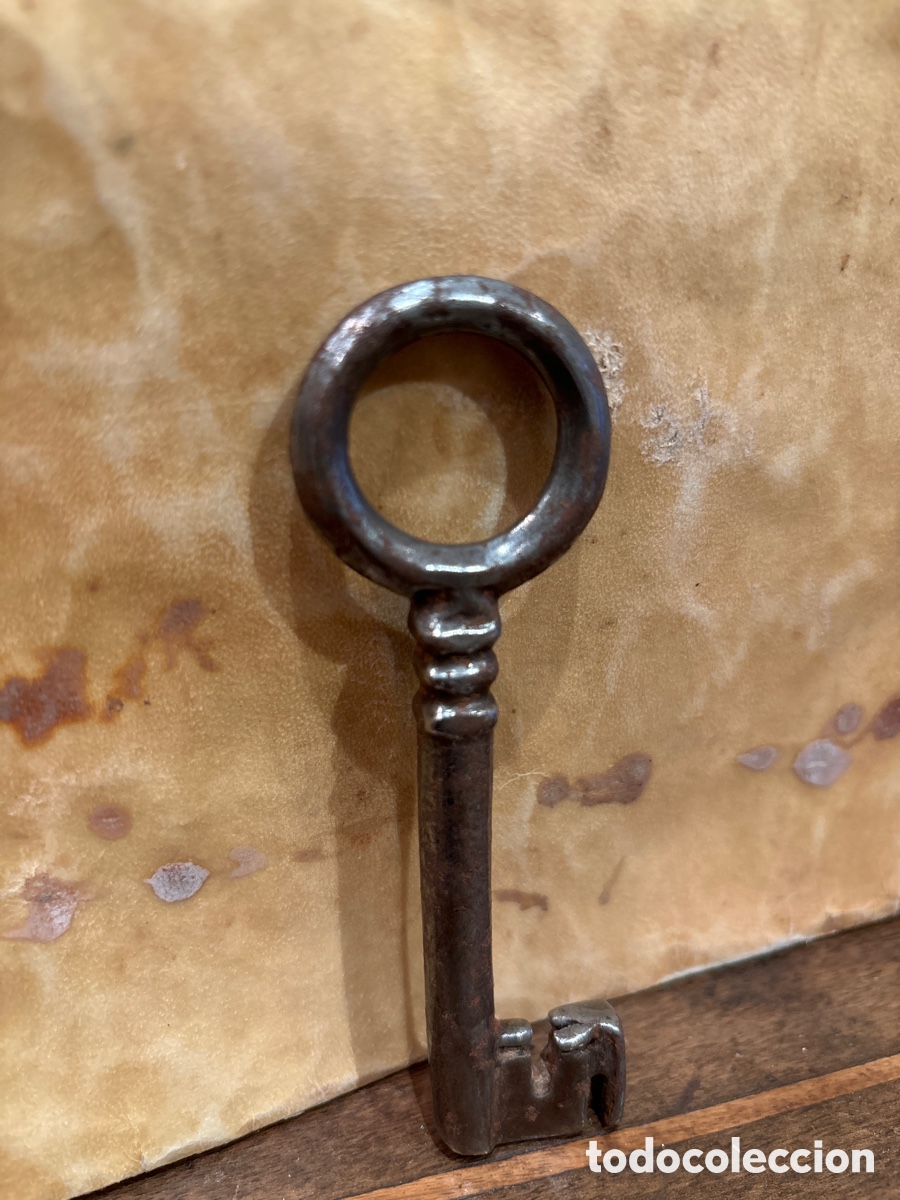 Antig&uuml;edades: Llave de forja siglo XVII - Foto 3