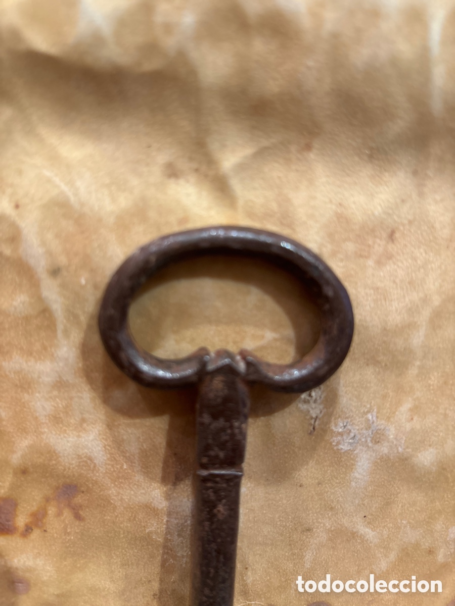 Antig&uuml;edades: Llave de forja siglo XVII - Foto 3