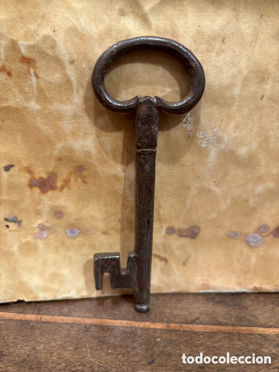 Antig&uuml;edades: Llave de forja siglo XVII - Foto 1