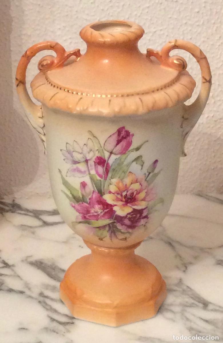 Antig&uuml;edades: ANTIGUO FLORERO DE PORCELANA - Foto 3