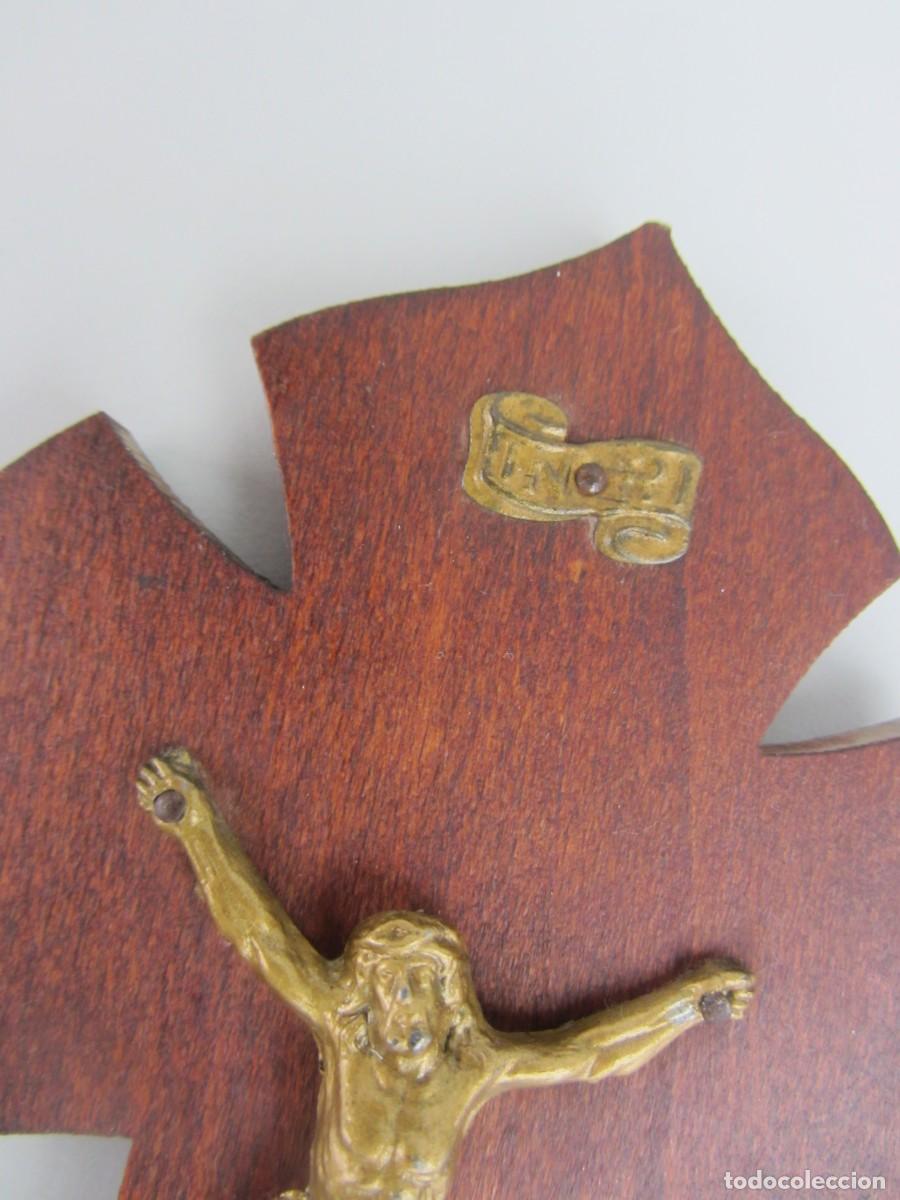 Antig&uuml;edades: Benditera madera y metal 18cm - Foto 8