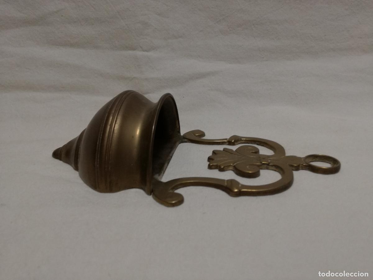 Antig&uuml;edades: ANTIGUA BENDITERA DECORATIVA DE BRONCE / LATON - Foto 5