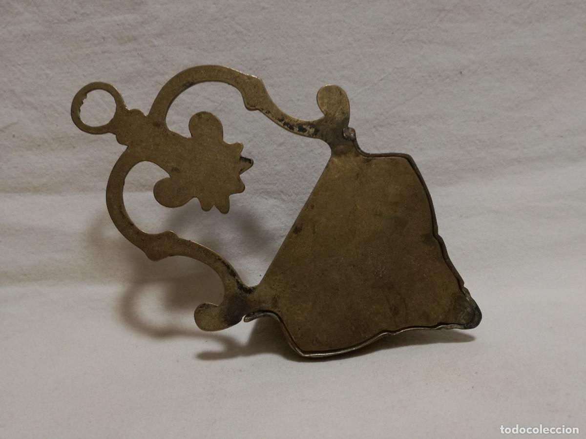 Antig&uuml;edades: ANTIGUA BENDITERA DECORATIVA DE BRONCE / LATON - Foto 8