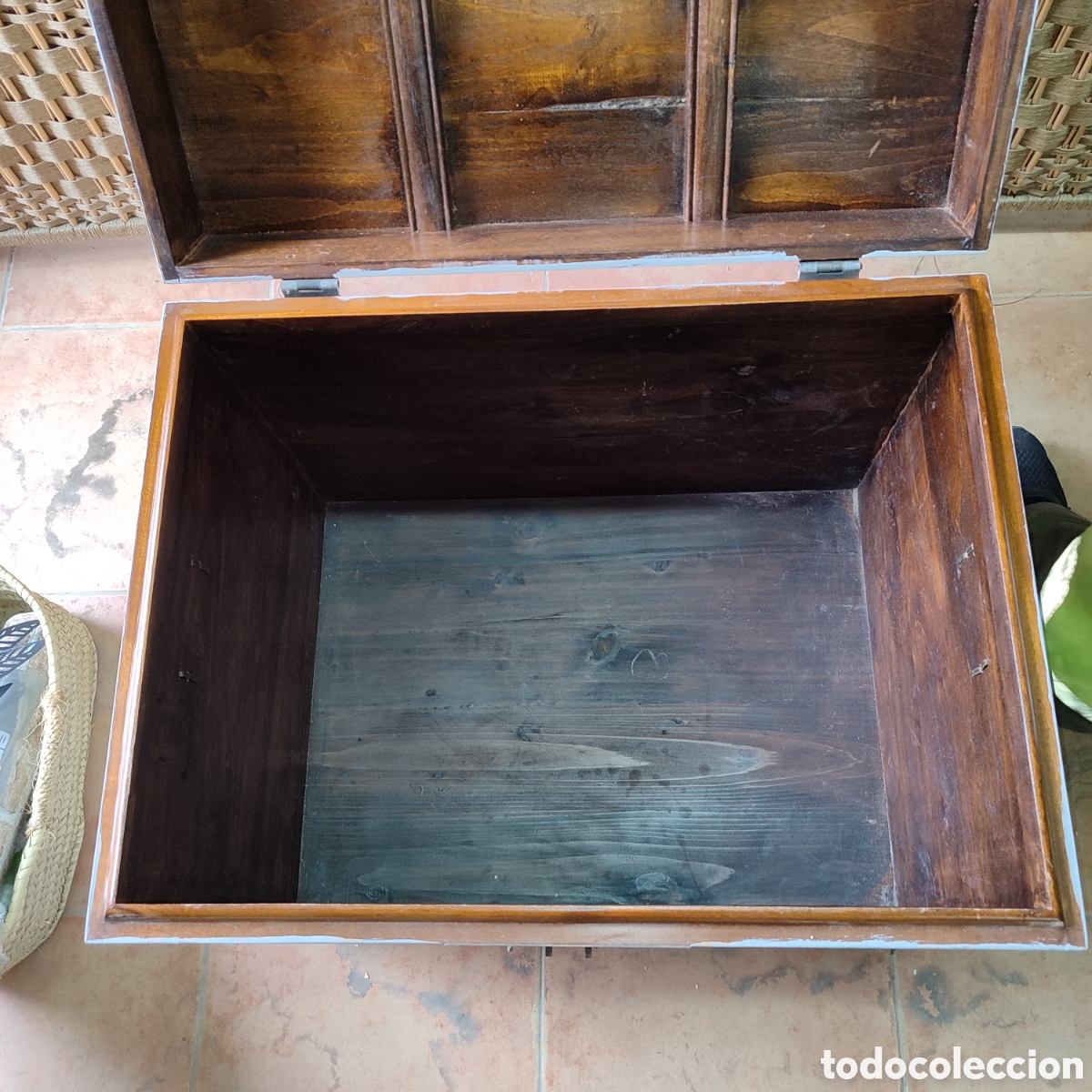 Antig&uuml;edades: Cofre o ba&uacute;l antiguo en madera - Foto 2