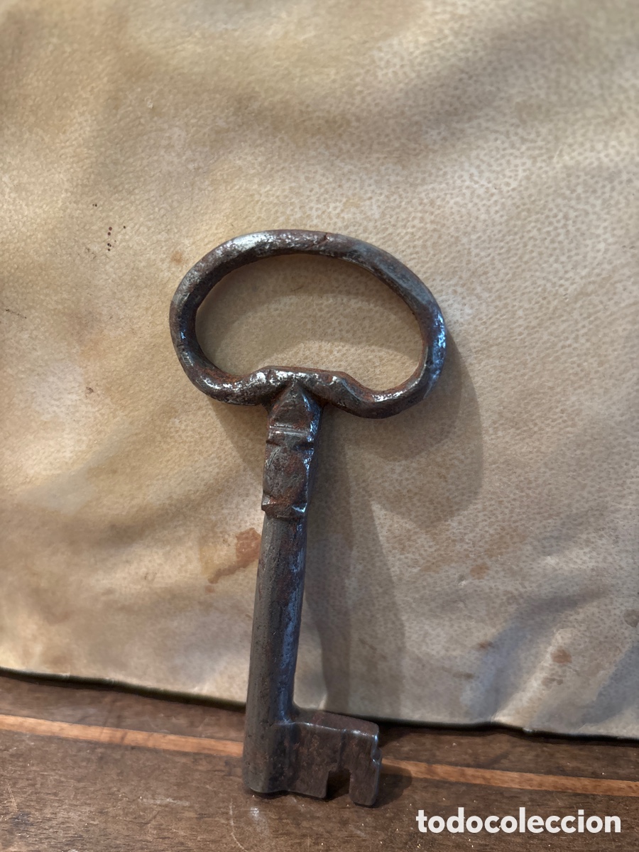 Antig&uuml;edades: Llave de forja siglo XVII - Foto 2