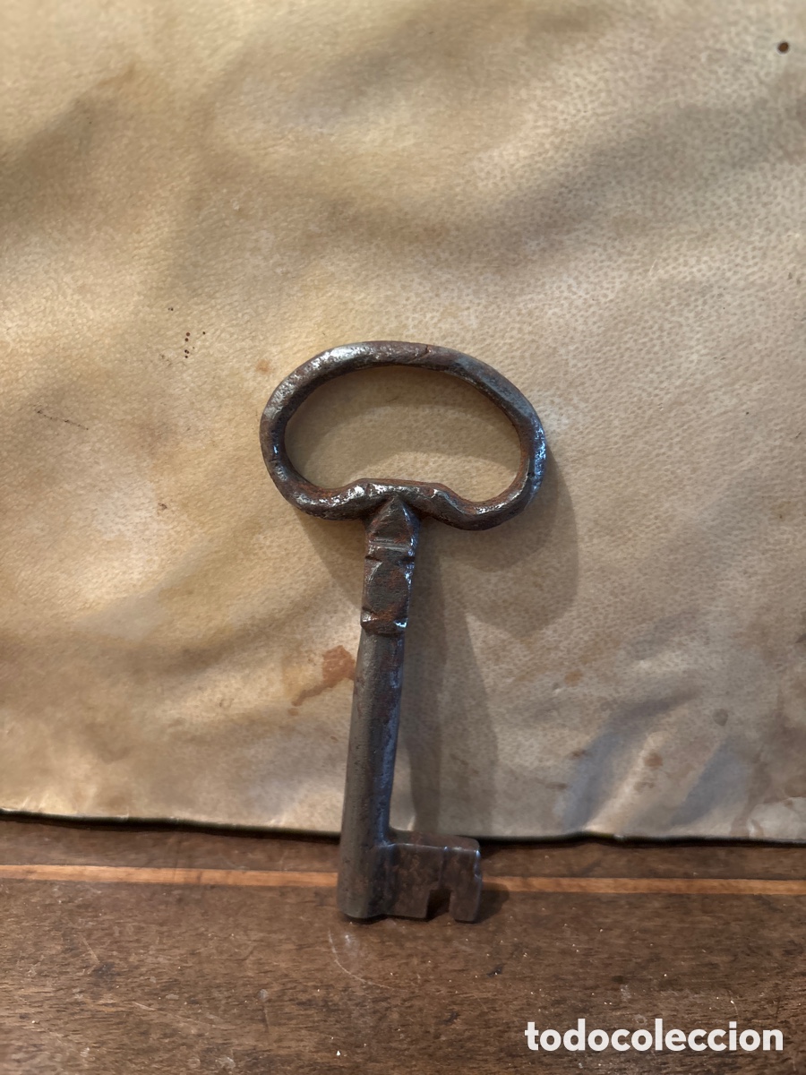 Antig&uuml;edades: Llave de forja siglo XVII - Foto 1