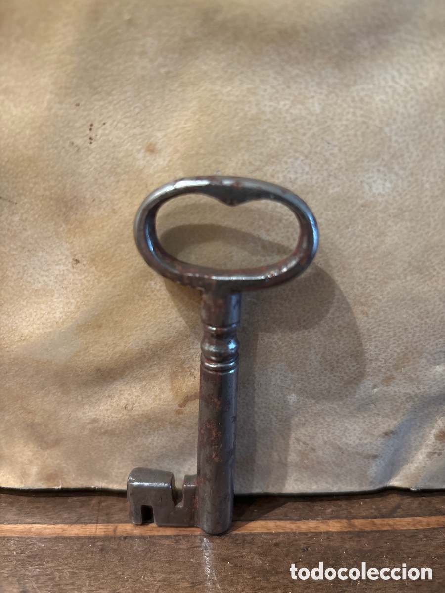 Antig&uuml;edades: Llave de forja siglo XVII - Foto 1