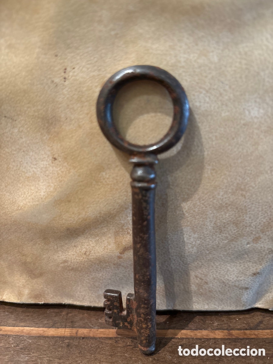 Antig&uuml;edades: Llave de forja siglo XVI - Foto 2