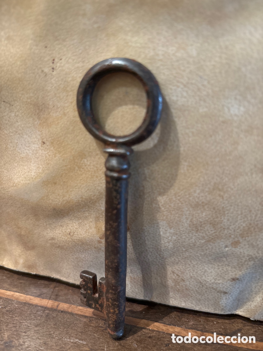 Antig&uuml;edades: Llave de forja siglo XVI - Foto 3