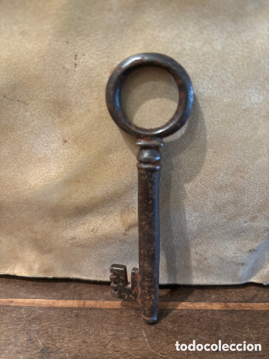 Antig&uuml;edades: Llave de forja siglo XVI - Foto 1