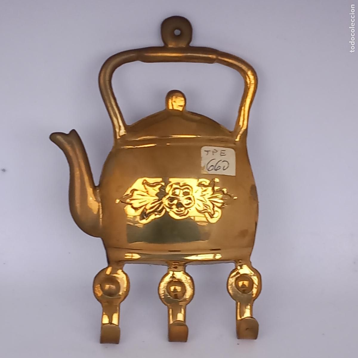 Antig&uuml;edades: Perchero trapos tetera de bronce laton india - Foto 2