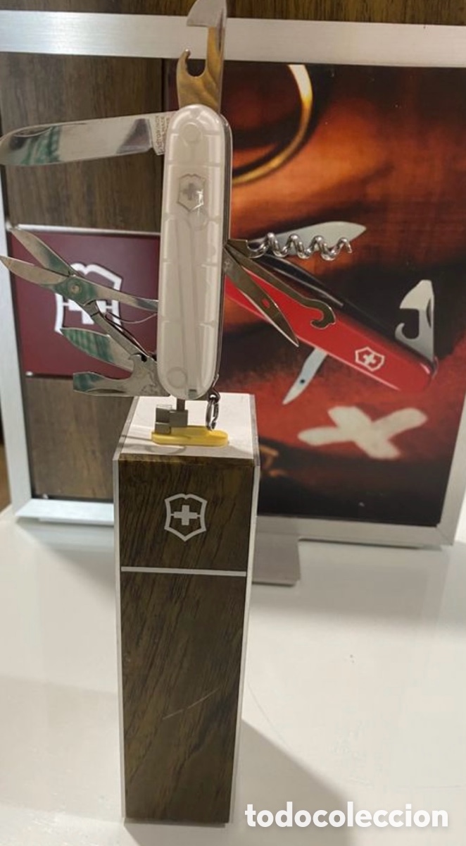 Antig&uuml;edades: Expositor Victorinox - Foto 3