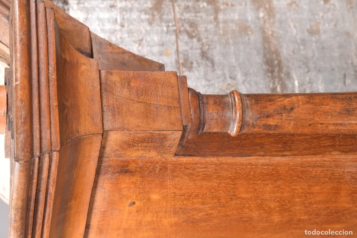 Antig&uuml;edades: Capilla. Madera de caoba. Siglo XIX. - Foto 6