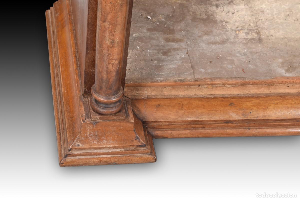 Antig&uuml;edades: Capilla. Madera de caoba. Siglo XIX. - Foto 7