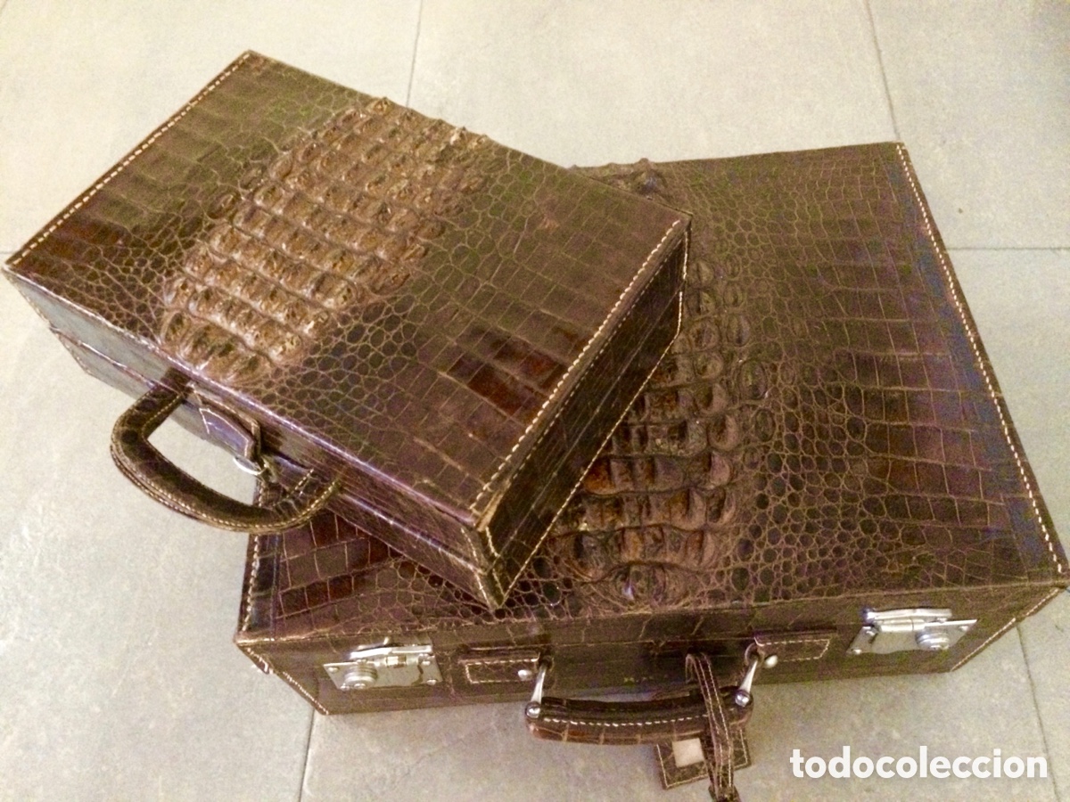 Antig&uuml;edades: 2 Maletines necesaire cocodrilo - Foto 2