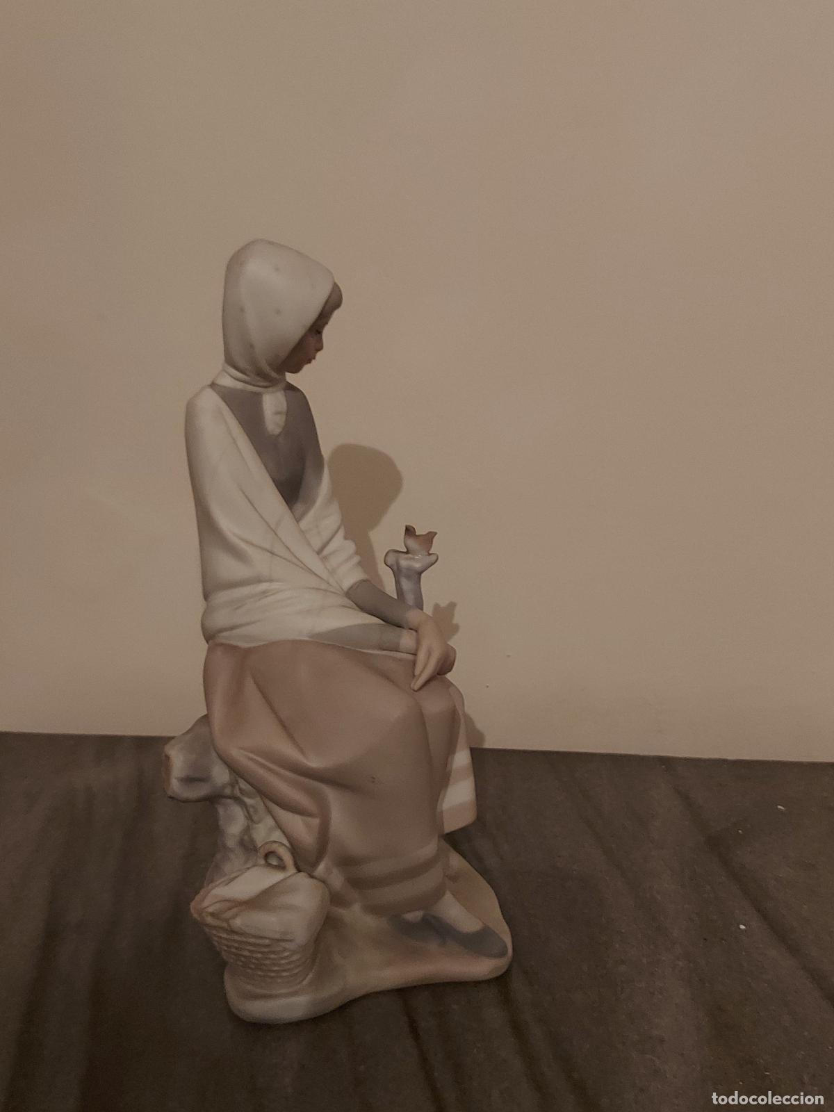 Antig&uuml;edades: Figura de campesina de Lladr&oacute; - Foto 3