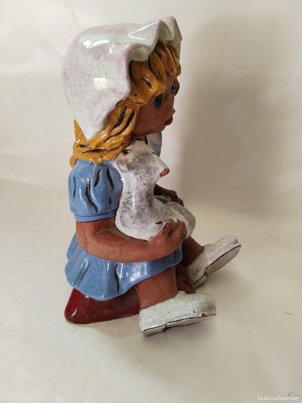 Antig&uuml;edades: ni&ntilde;a con gato en terracota - Foto 2