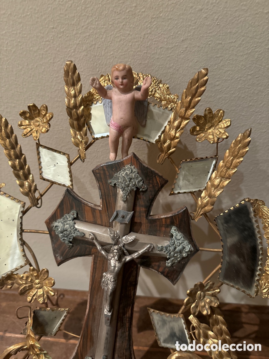 Antig&uuml;edades: Crucifijo con espejos y lat&oacute;n - Foto 3