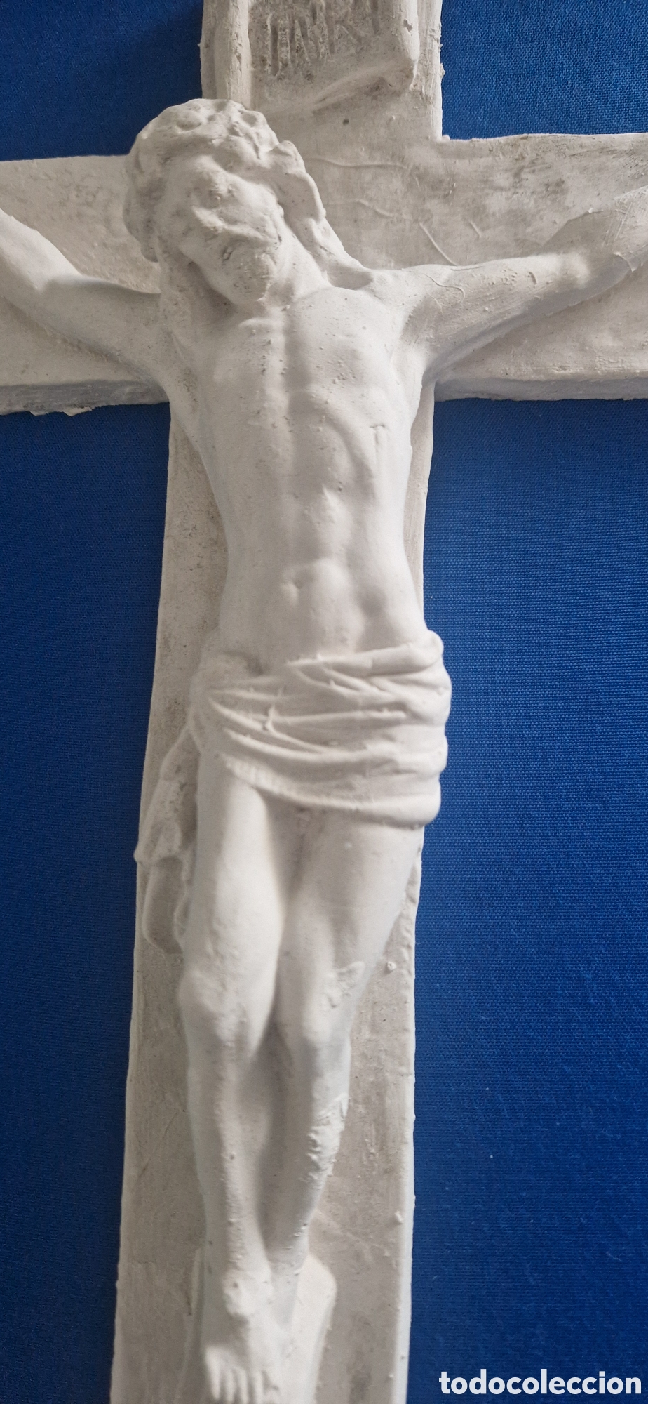 Antig&uuml;edades: Crucifijo de escayola - Foto 2