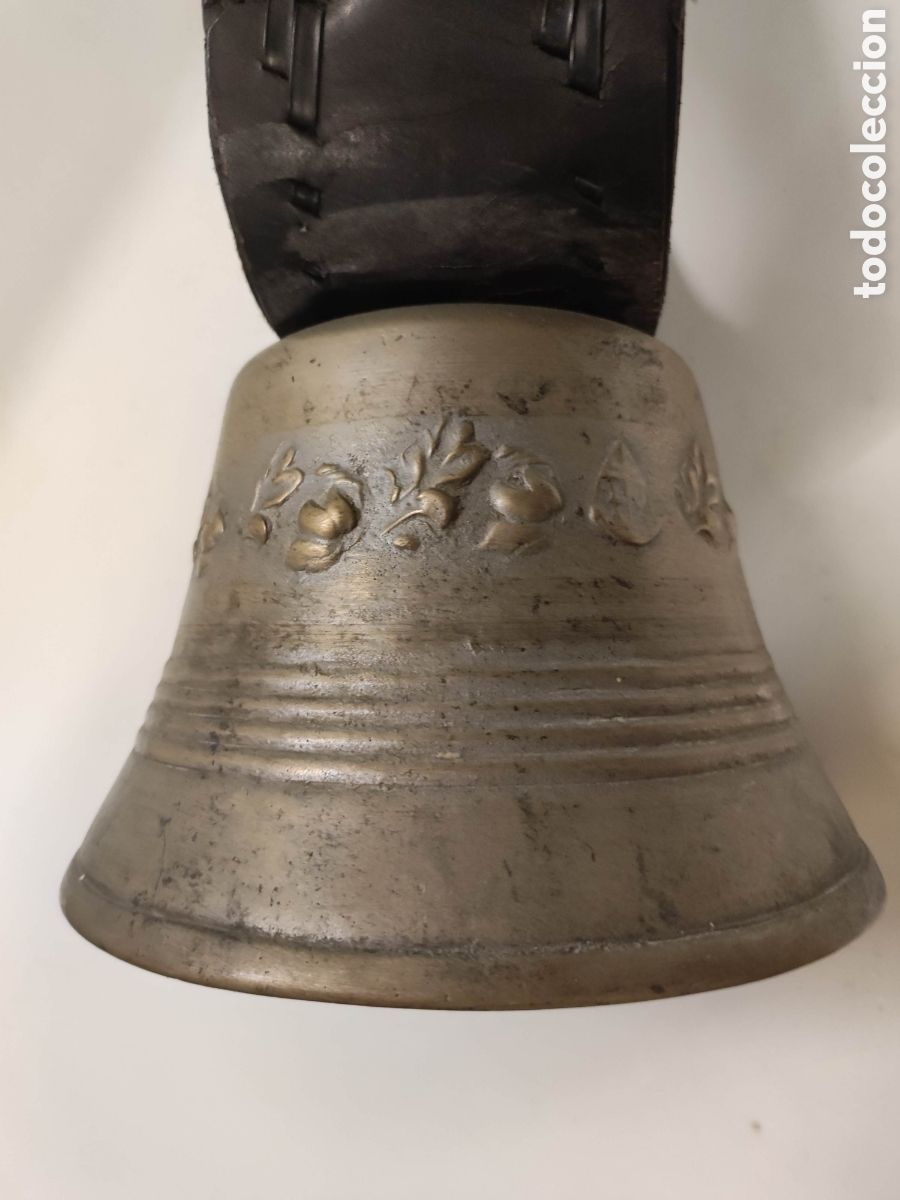 Antig&uuml;edades: Antiguo gran cencerro campana - Foto 3