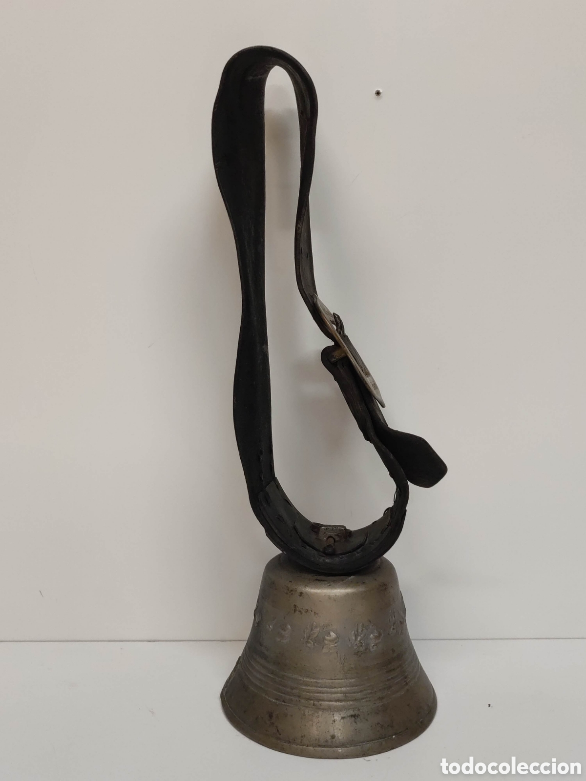 Antig&uuml;edades: Antiguo gran cencerro campana - Foto 10