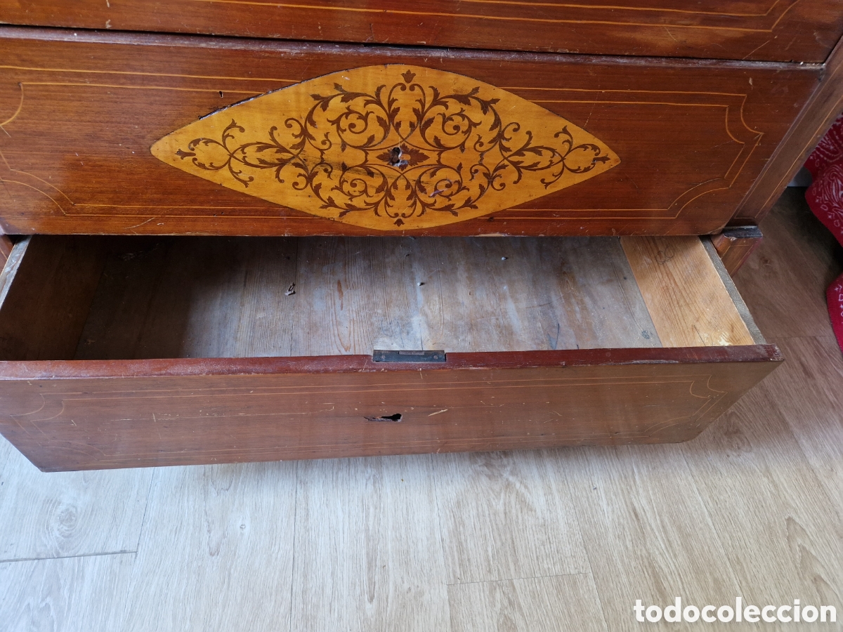 Antig&uuml;edades: Comoda isabelina - Foto 2