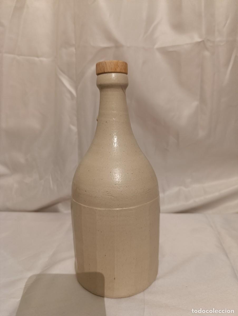 Antig&uuml;edades: Botella de ceramica - Foto 2