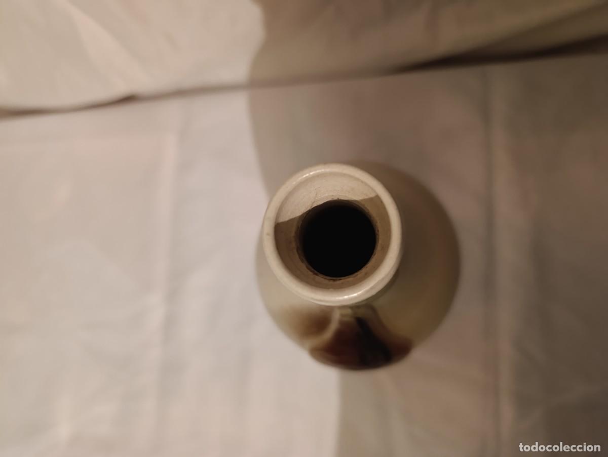 Antig&uuml;edades: Botella de ceramica - Foto 4