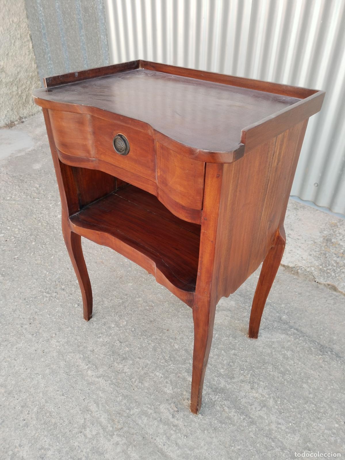 Antig&uuml;edades: mesa auxiliar de madera - Foto 3
