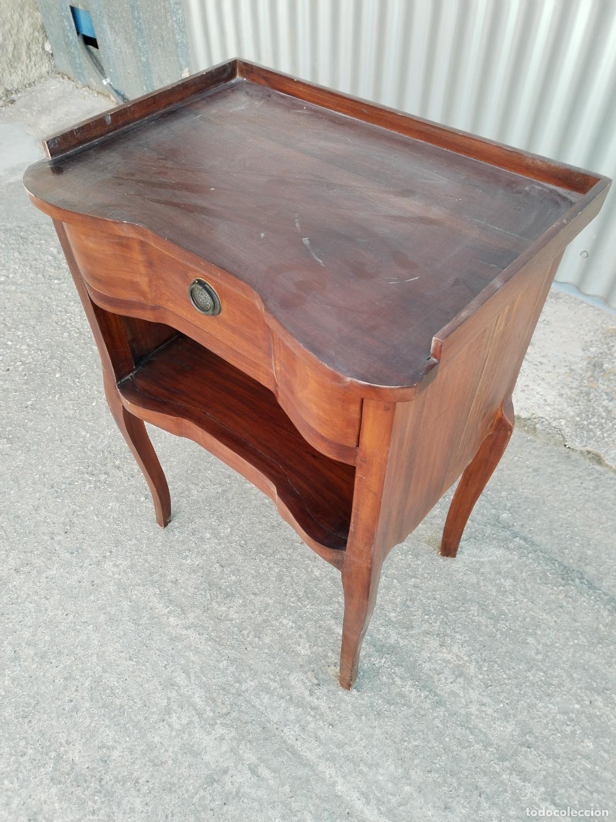 Antig&uuml;edades: mesa auxiliar de madera - Foto 4