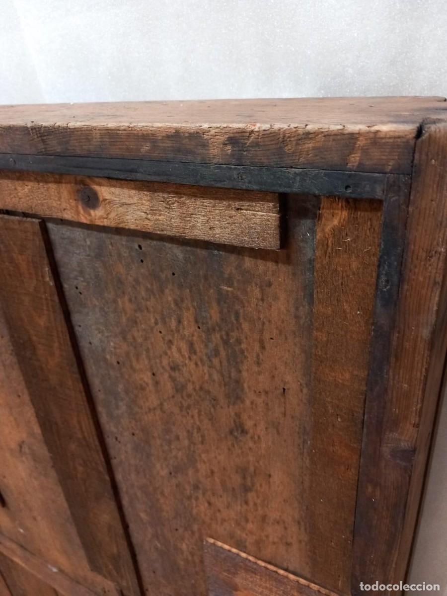 Antig&uuml;edades: Antiguo mueble con m&uacute;ltiples huecos - Foto 2