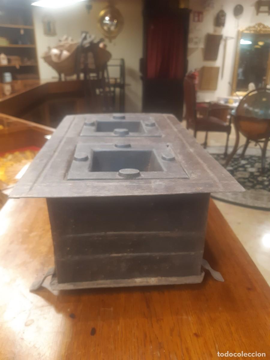 Antig&uuml;edades: COCINA ANTIGUA DE CARBON. - Foto 5