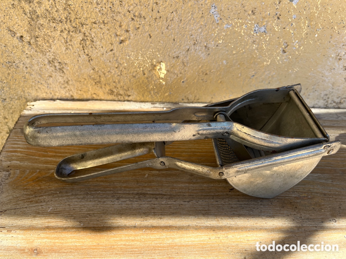 Antig&uuml;edades: Picador de cocina antiguo. - Foto 2