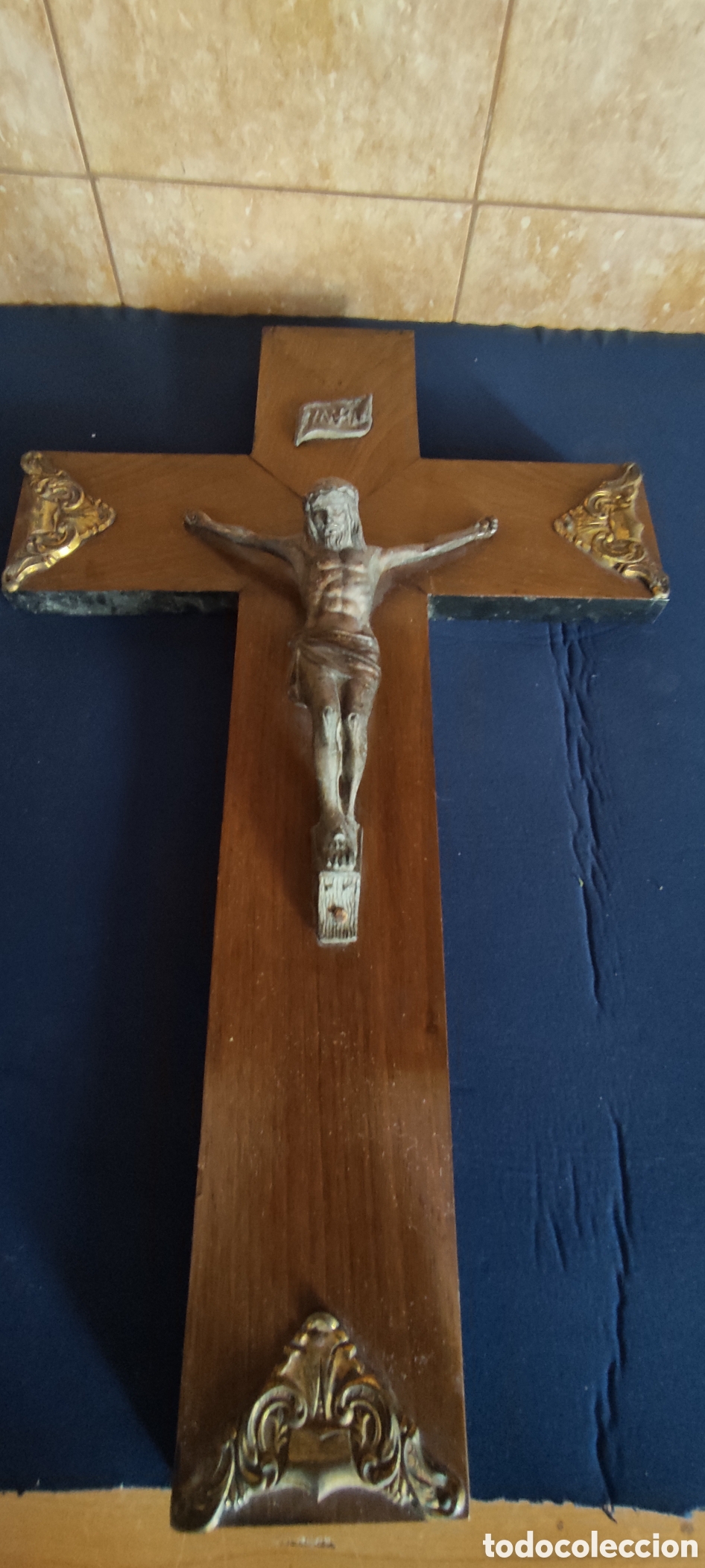 Antig&uuml;edades: Antiguo crucifijo madera y bronce - Foto 2