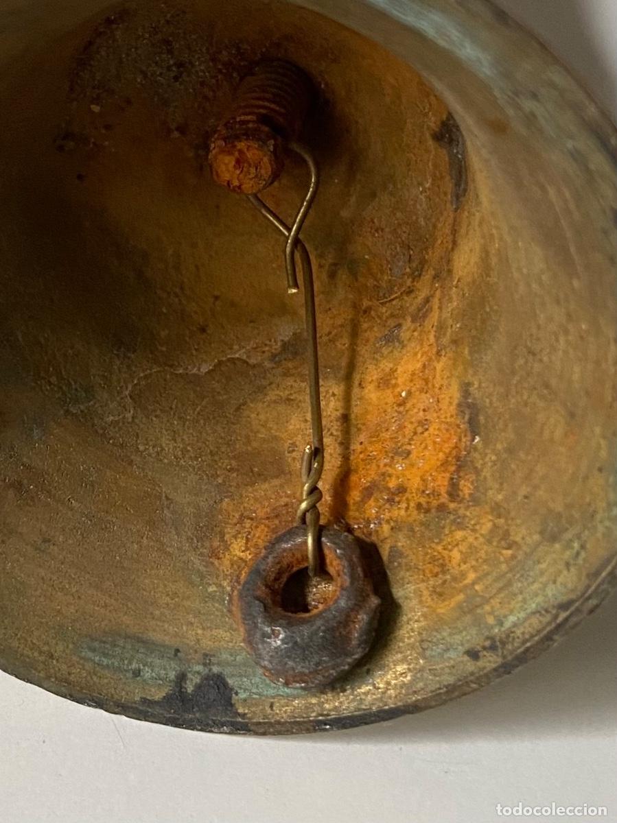 Antig&uuml;edades: C-204-5. Campana de mesa. Madera lat&oacute;n..... - Foto 4