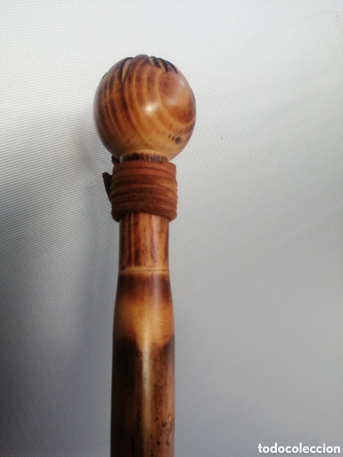Antig&uuml;edades: Bast&oacute;n madera tallada. Con brujula en el mango - Foto 3