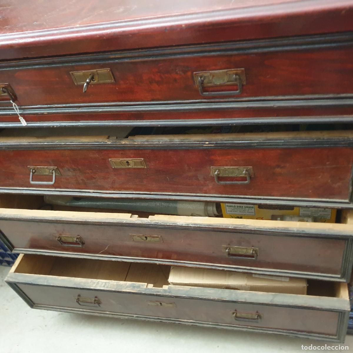 Antig&uuml;edades: ANTIGUA C&Oacute;MODA ALFONSINA CON COLUMNAS Y 4 CAJONES - Foto 5
