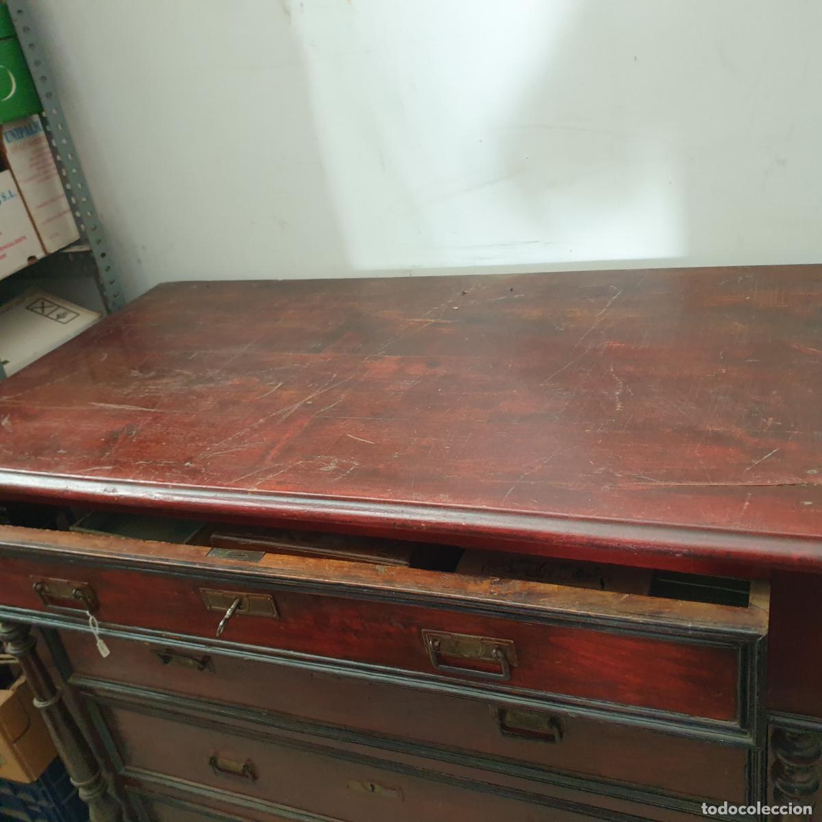 Antig&uuml;edades: ANTIGUA C&Oacute;MODA ALFONSINA CON COLUMNAS Y 4 CAJONES - Foto 10