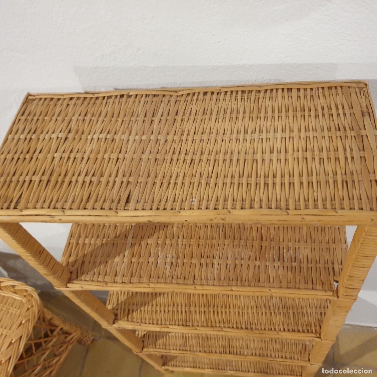Antig&uuml;edades: ESTANTERIA DE MIMBRE CON CINCO BALDAS - Foto 3