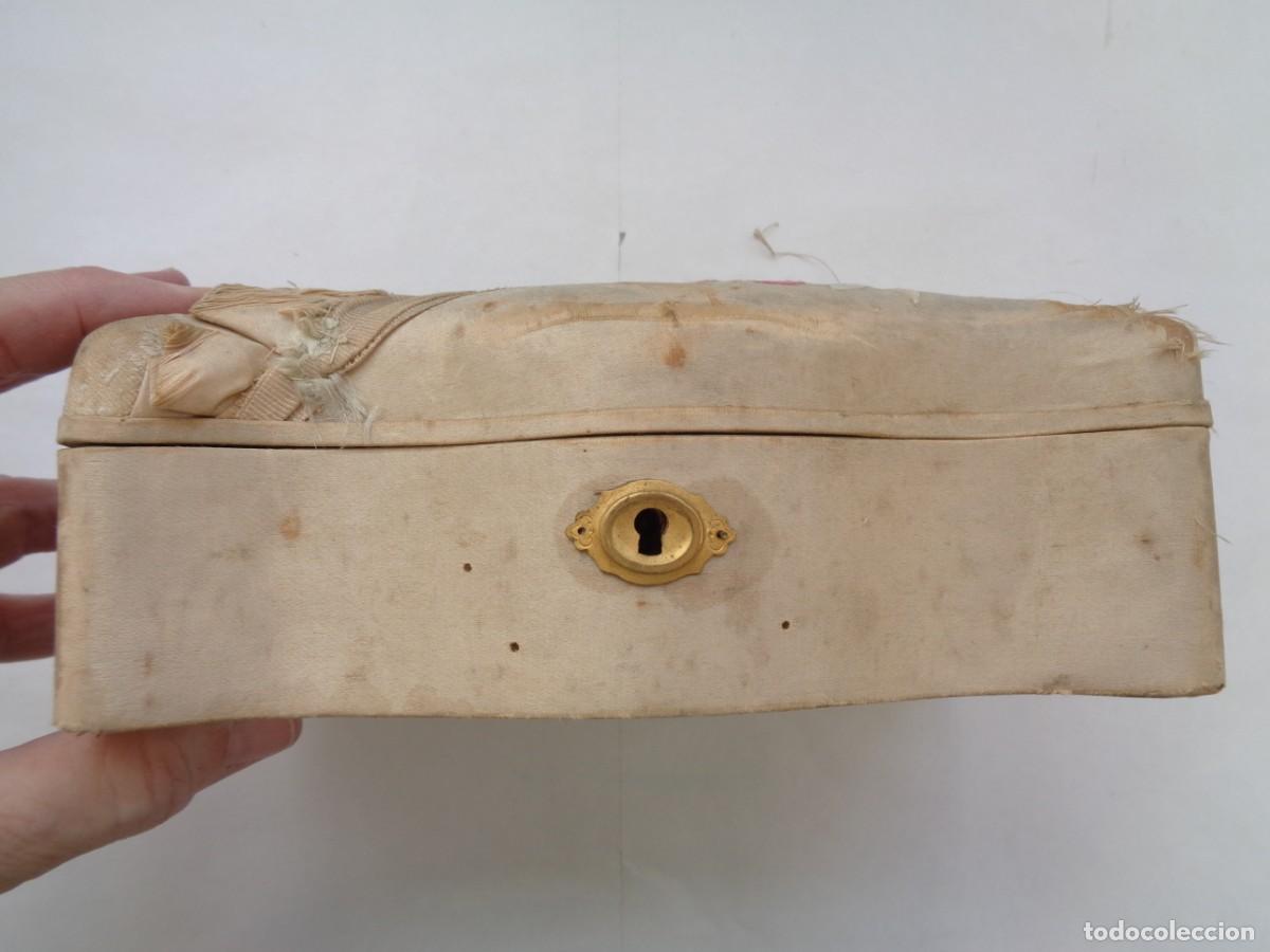 Antig&uuml;edades: JOYERO MUY ANTIGUO CON SU LLAVE - Foto 3