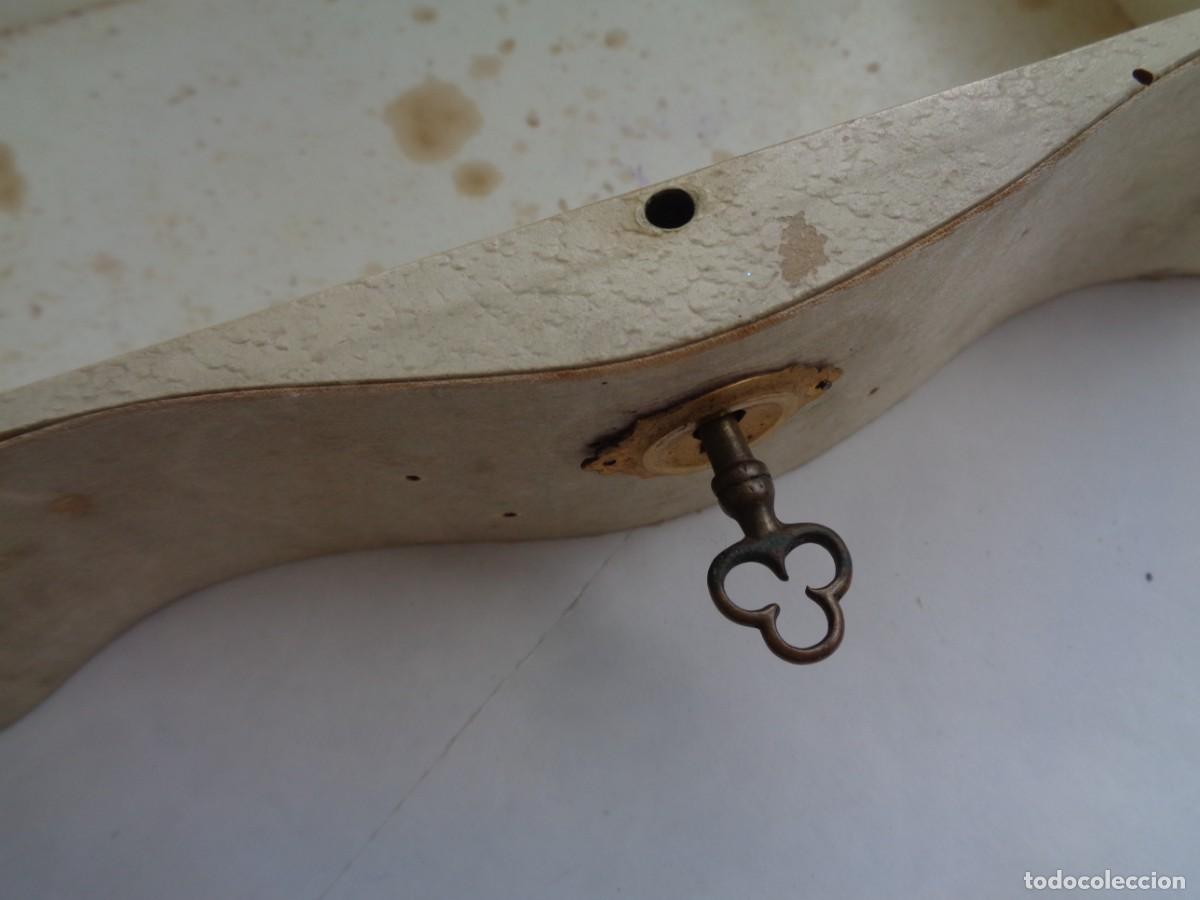 Antig&uuml;edades: JOYERO MUY ANTIGUO CON SU LLAVE - Foto 6
