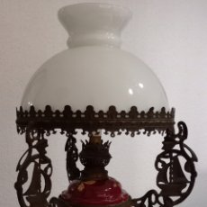 Oggetti Antichi: ANTIGUA LAMPARA ORIGINAL DE ACEITE(CONVERTIDA A LAMPARA ELECTRICA-CIRCA 1890-1910)