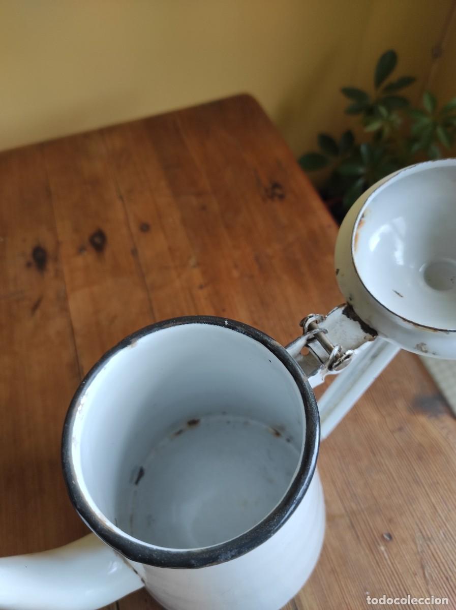 Antig&uuml;edades: Cafetera de metal esmaltado - Foto 3