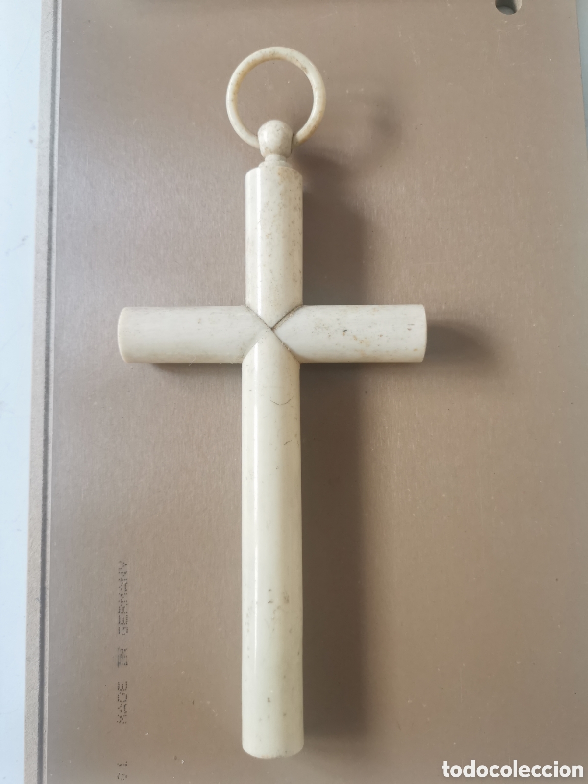 Antig&uuml;edades: Cruz de baquelita - Foto 1